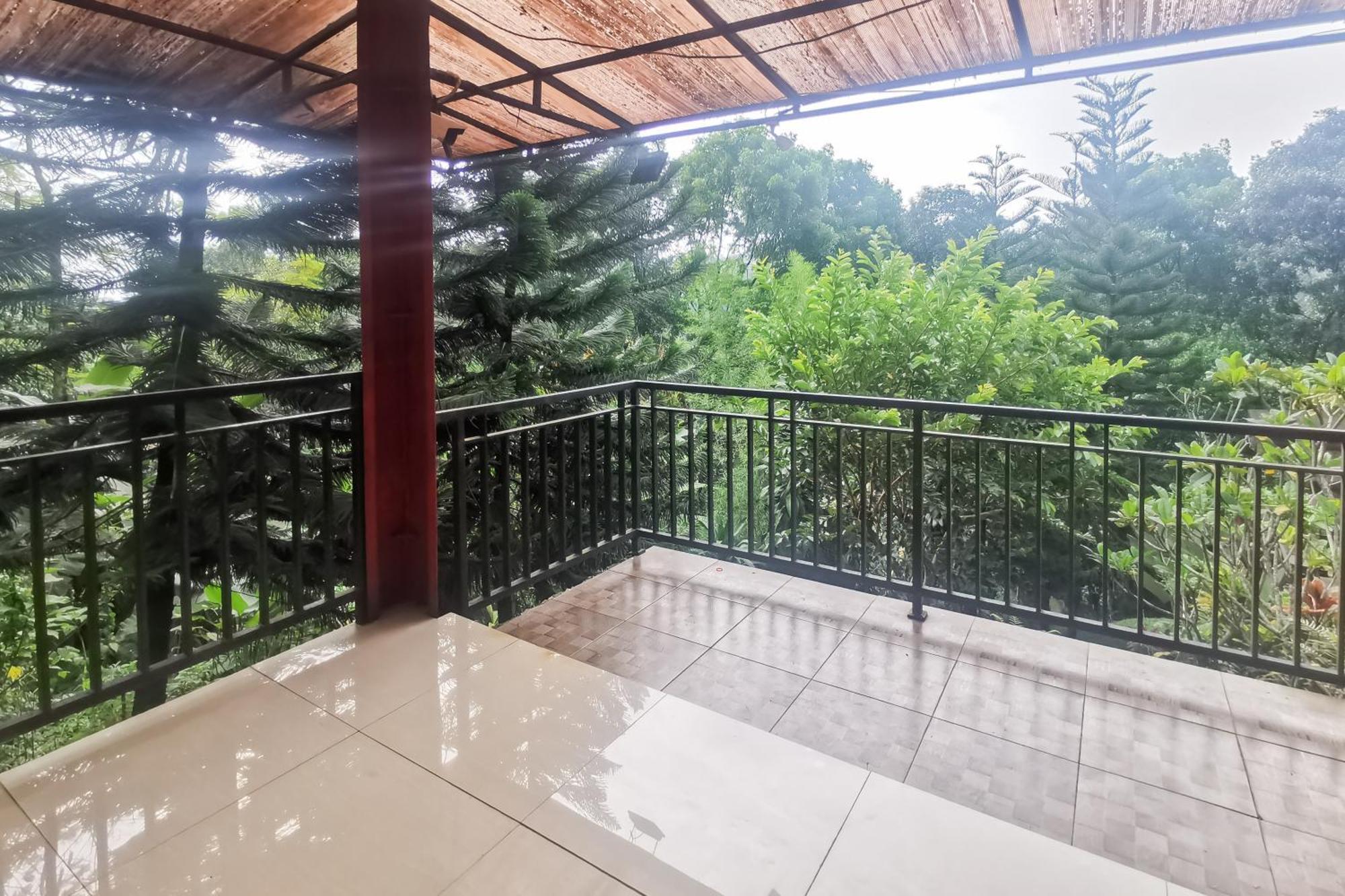 Hotel Container Inn Mitra Reddoorz Gadok Exterior foto