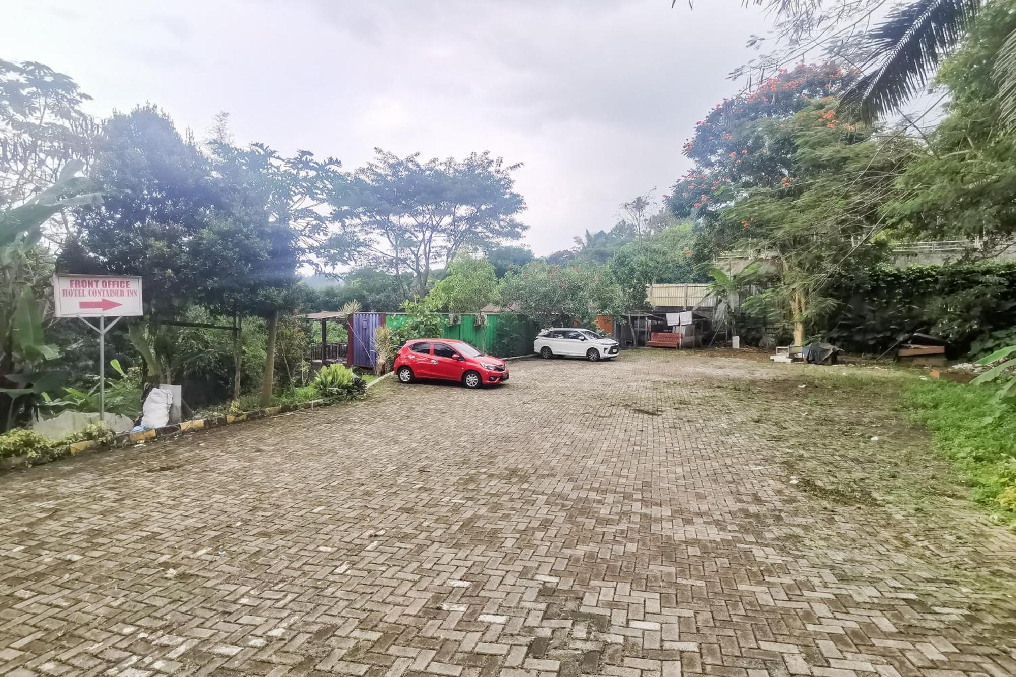 Hotel Container Inn Mitra Reddoorz Gadok Exterior foto