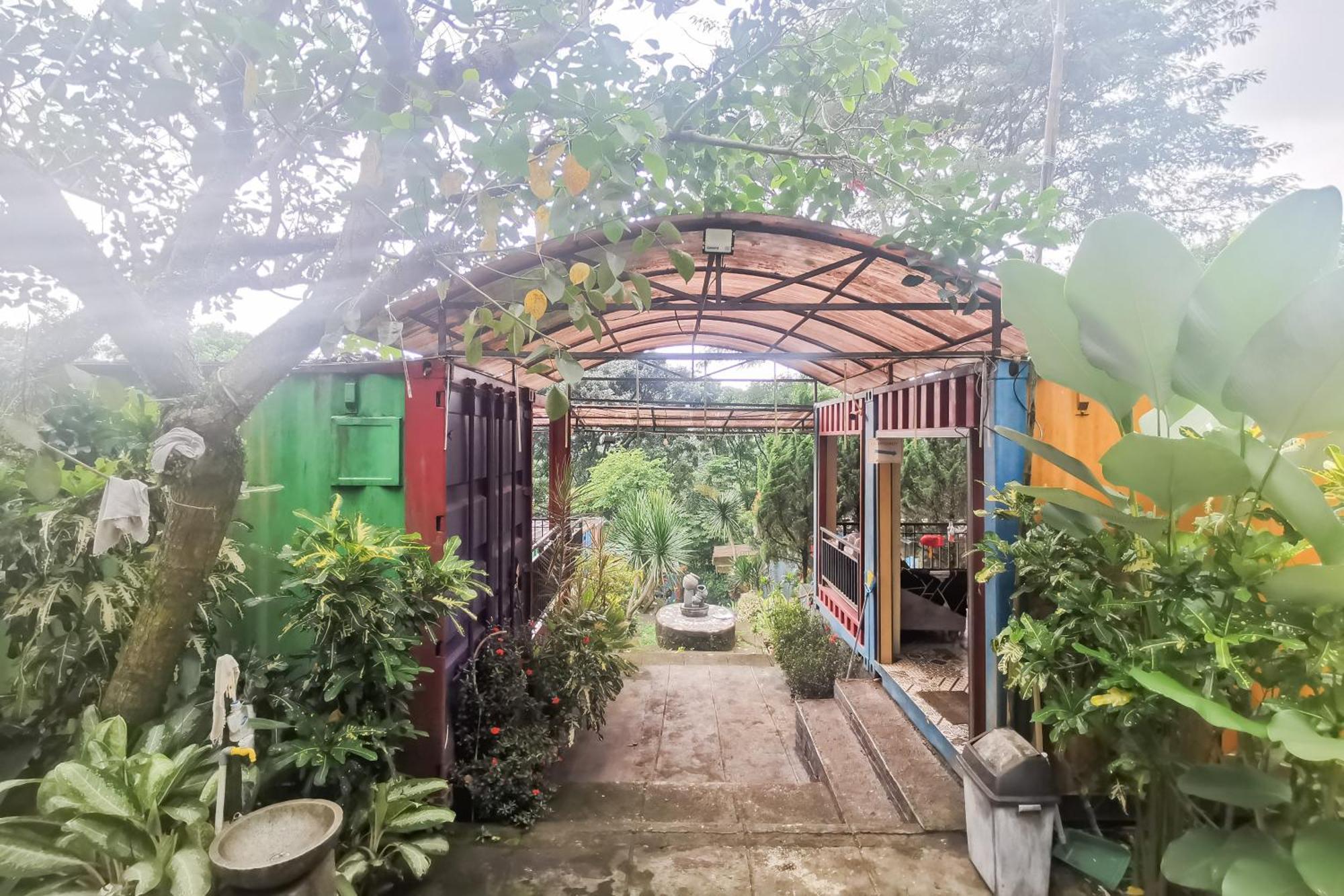 Hotel Container Inn Mitra Reddoorz Gadok Exterior foto